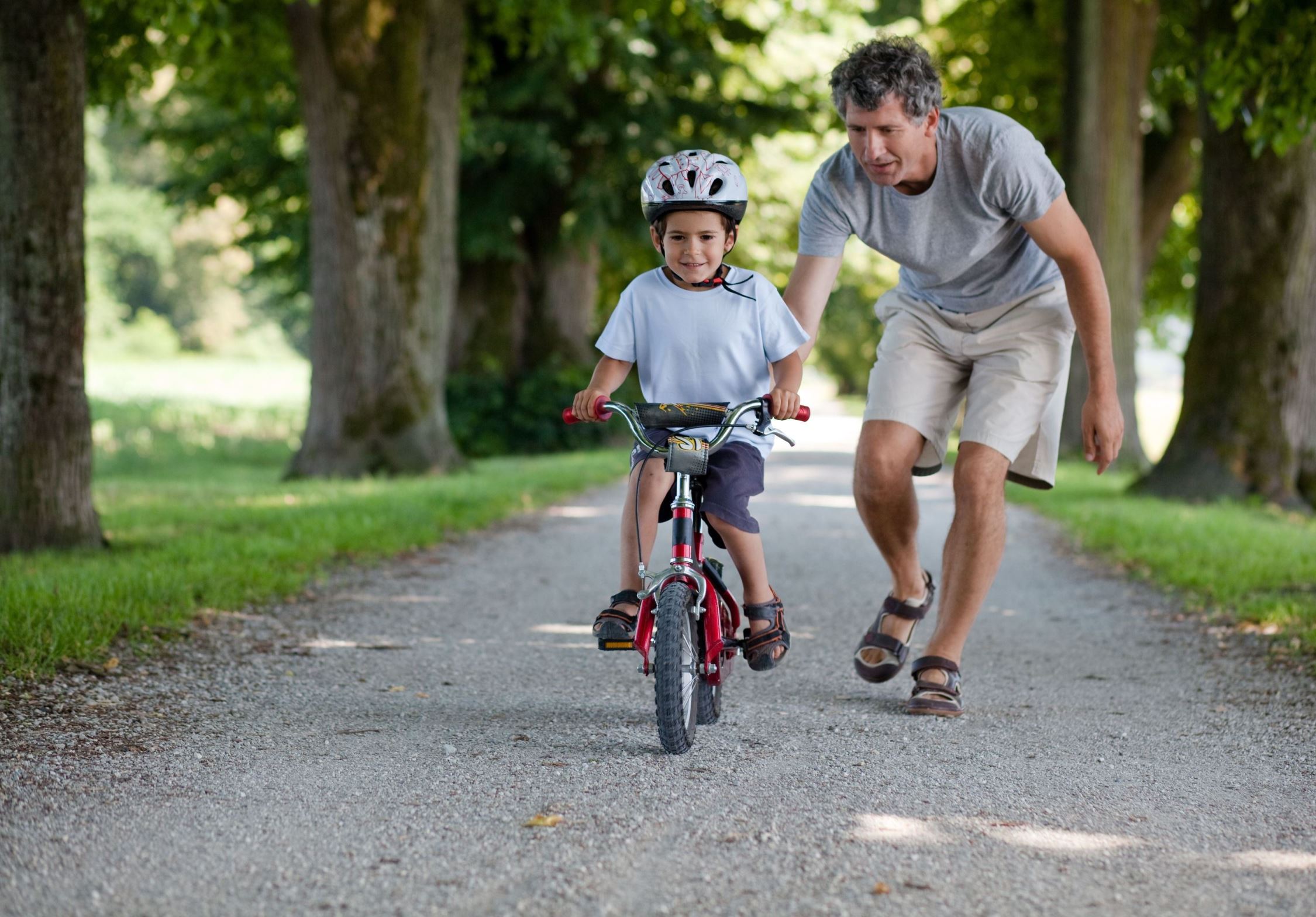 Vader leert kind fietsen bij casebschrijving risicogestuurd wegbeheer gemeente Dordrecht